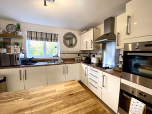 Family Kitchen/Diner- click for photo gallery